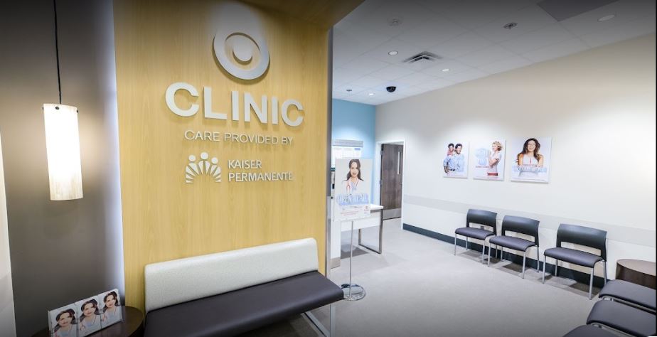 Target_Minute_Clinic_Kaiser_Permanente_Waiting_Room_by_Bishop_Fixture